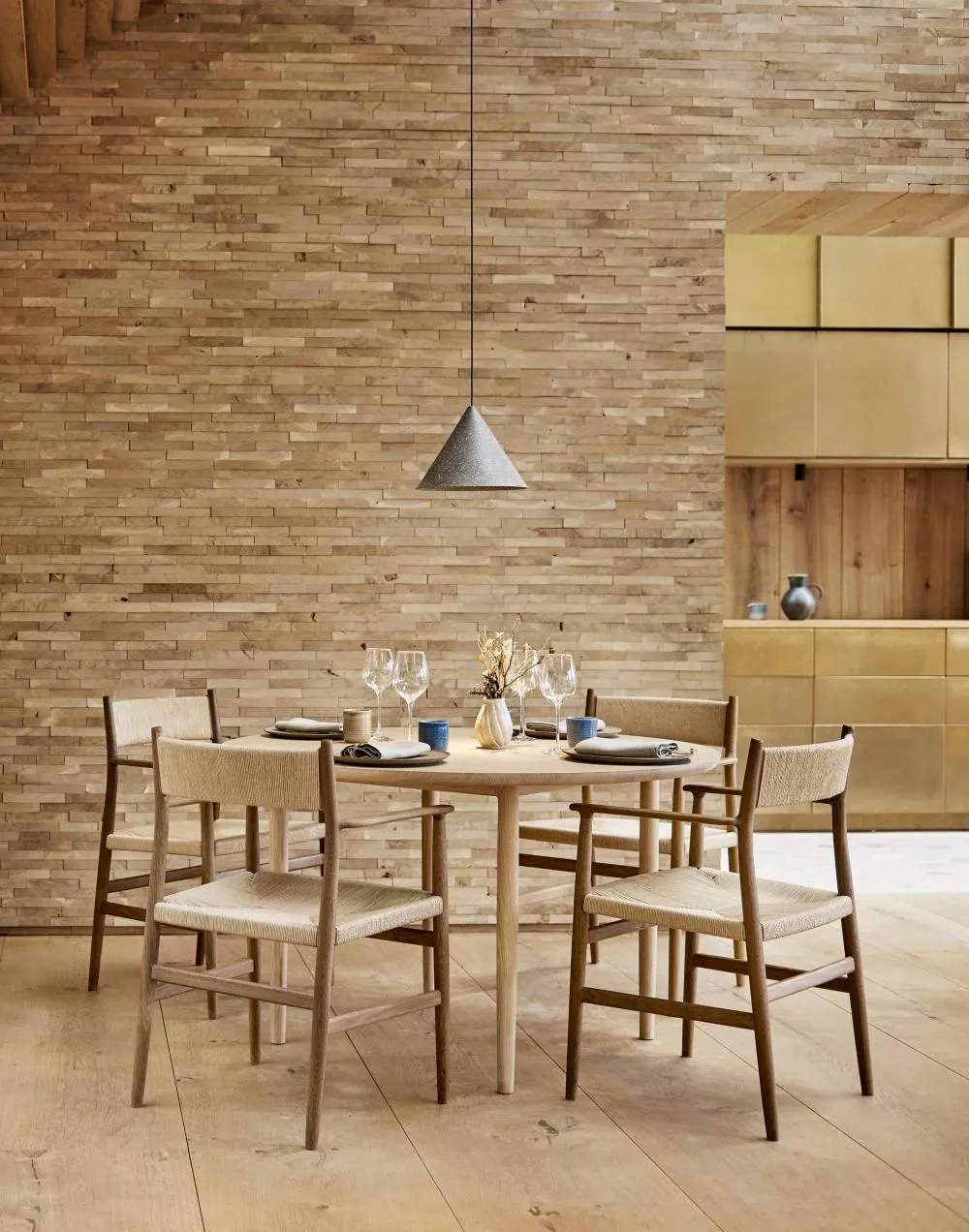 ARV dining table - circle