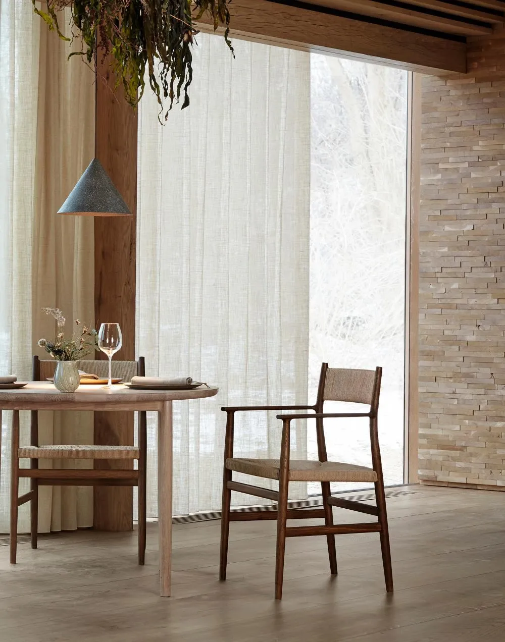 ARV dining table - circle