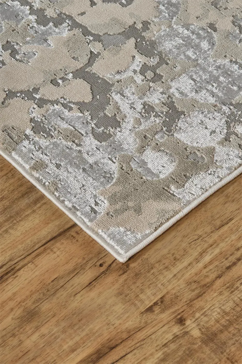 Micah 6943336F Silver/Grey Rug