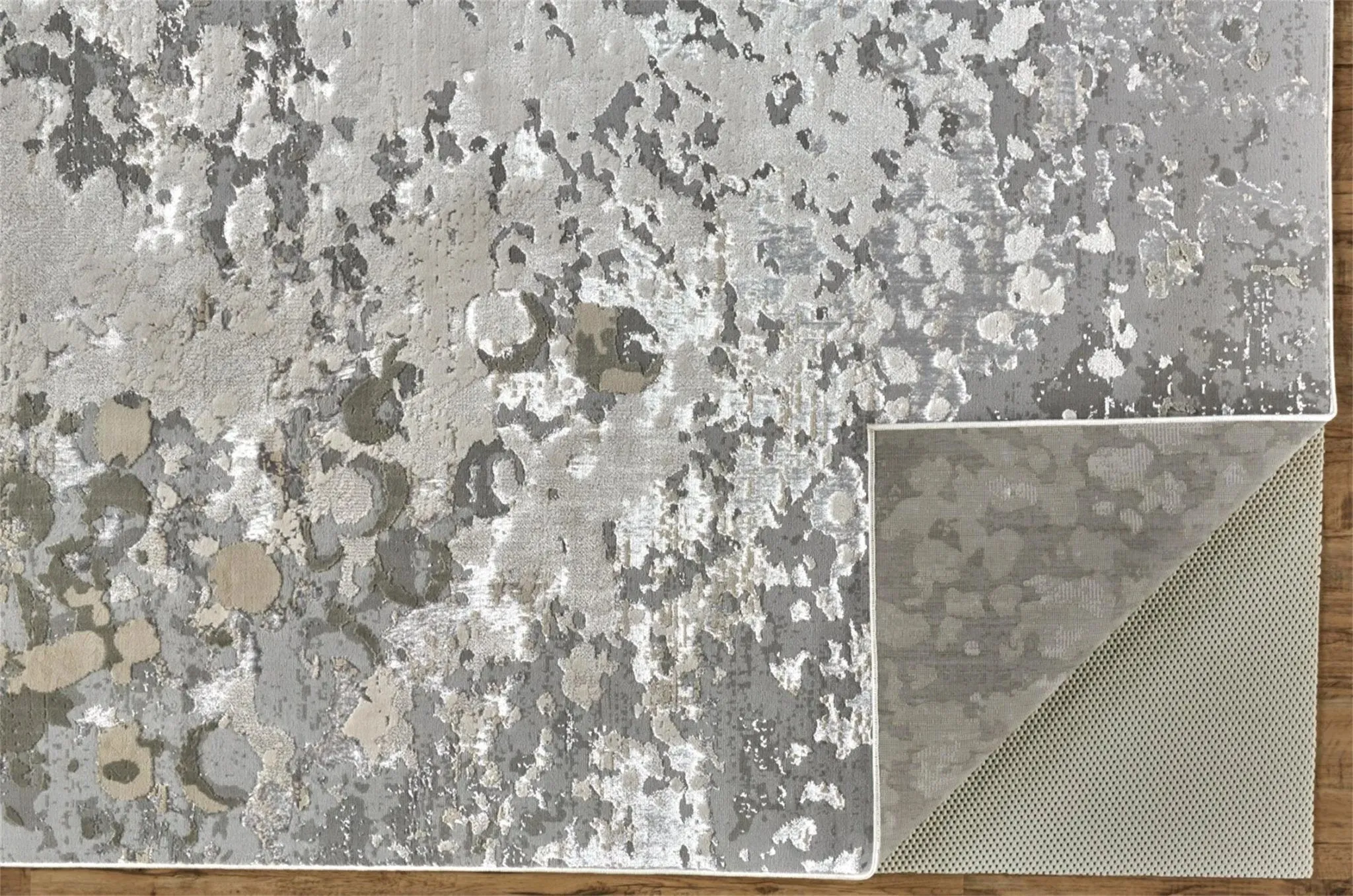 Micah 6943336F Silver/Grey Rug